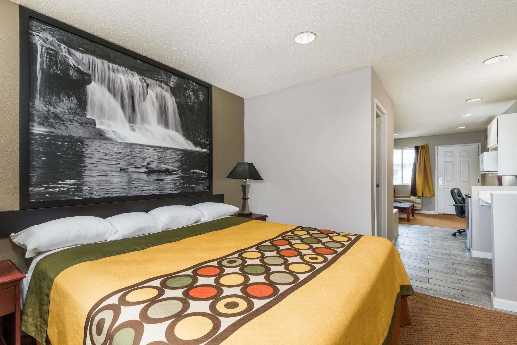 Super 8 By Wyndham Indianapolis/Ne/Castleton Area Hotell Exteriör bild
