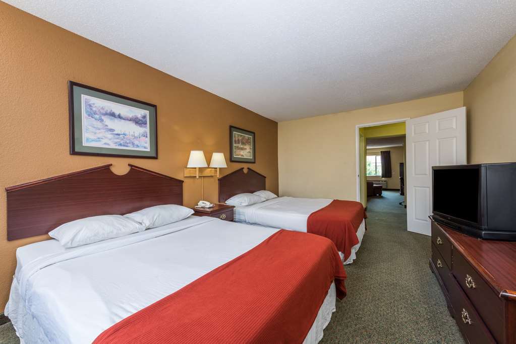 Super 8 By Wyndham Indianapolis/Ne/Castleton Area Hotell Rum bild