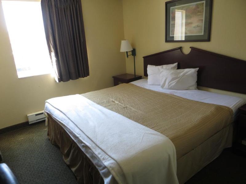 Super 8 By Wyndham Indianapolis/Ne/Castleton Area Hotell Exteriör bild