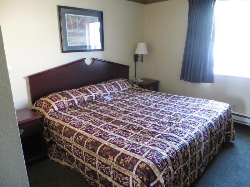 Super 8 By Wyndham Indianapolis/Ne/Castleton Area Hotell Exteriör bild